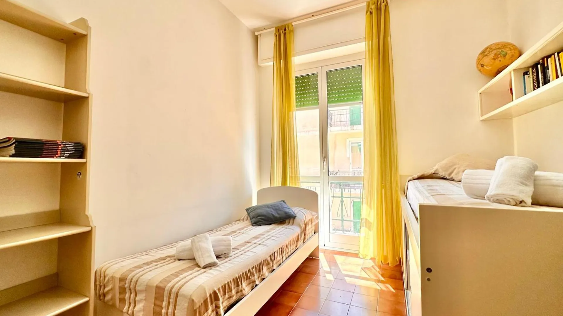 Apartment Hostdomus - Paradiso Suite Finale Ligure Italy