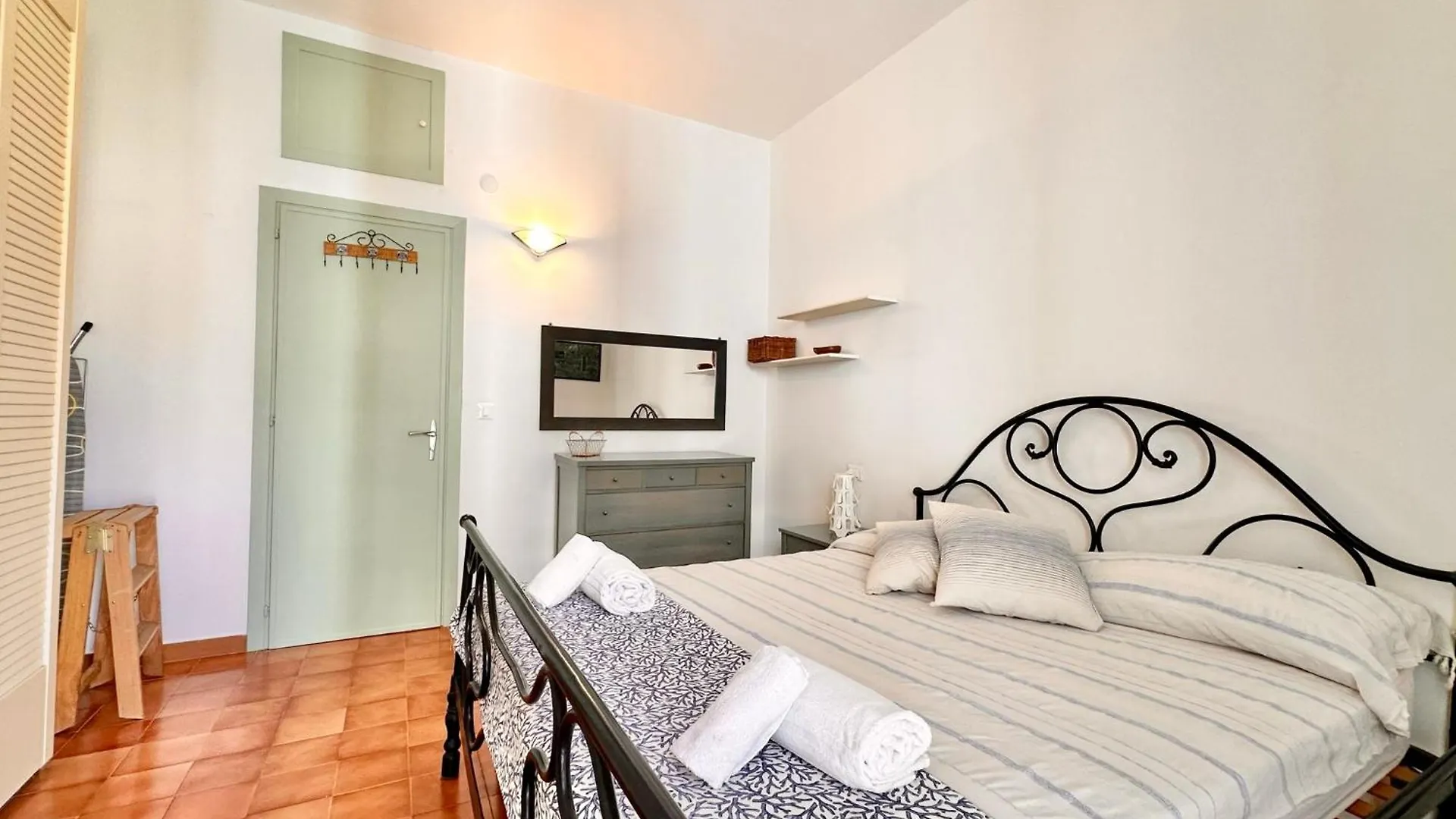 Hostdomus - Paradiso Suite Finale Ligure 0*,  Italy