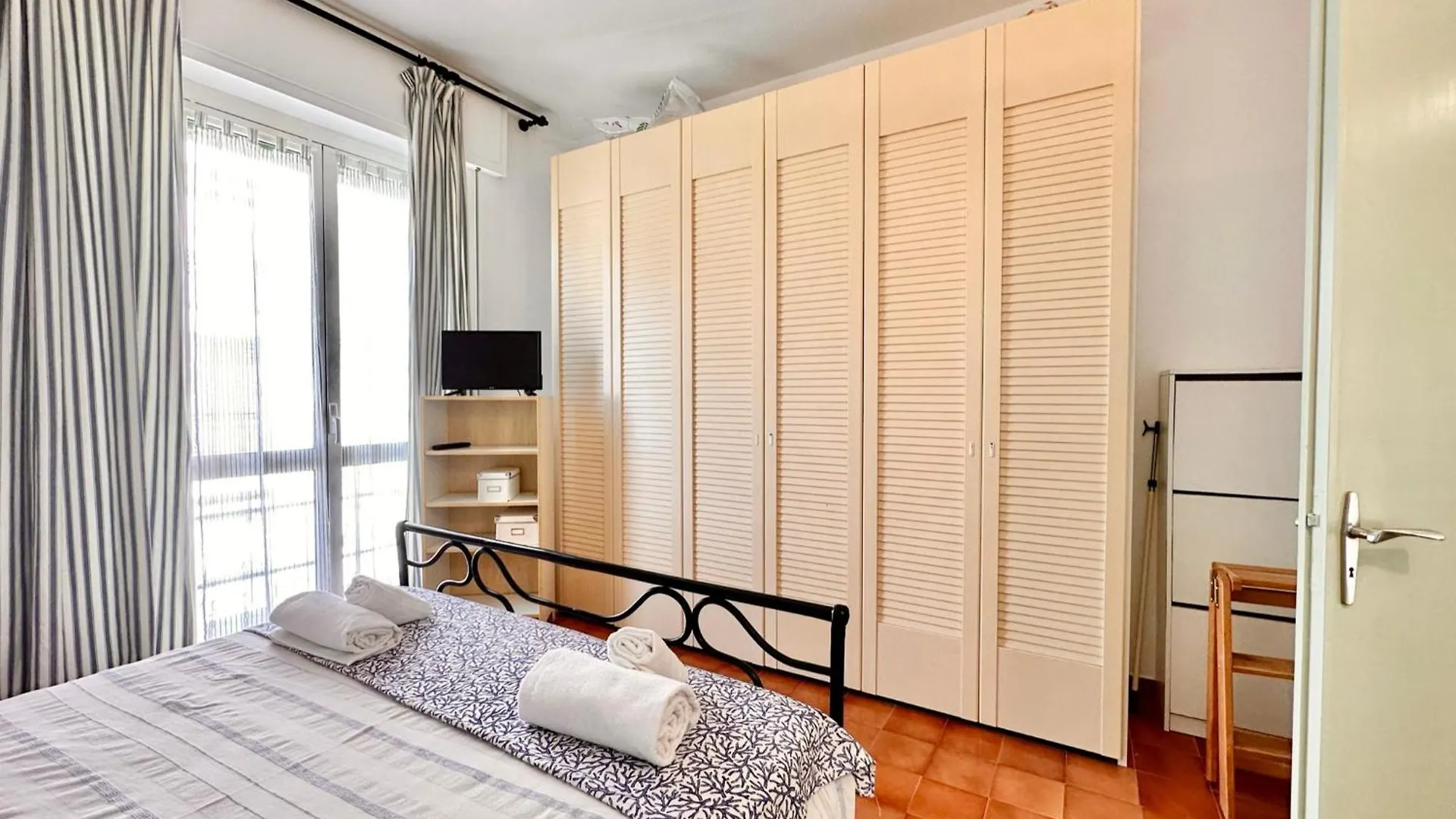 Hostdomus - Paradiso Suite Finale Ligure 0*,  Italy
