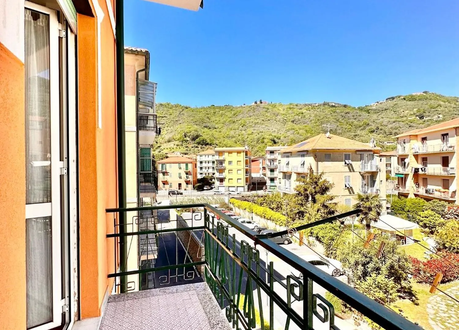 Apartment Hostdomus - Paradiso Suite Finale Ligure