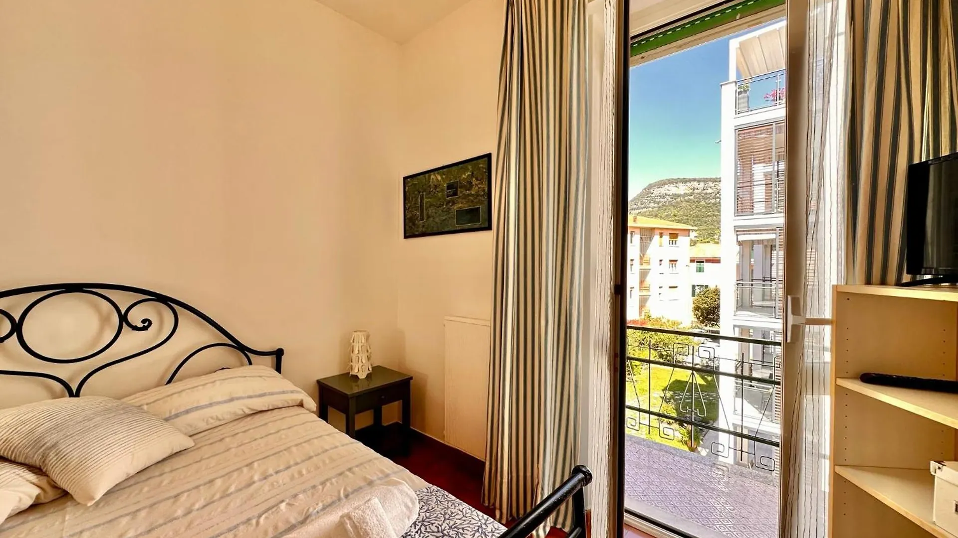 Hostdomus - Paradiso Suite Finale Ligure Italy
